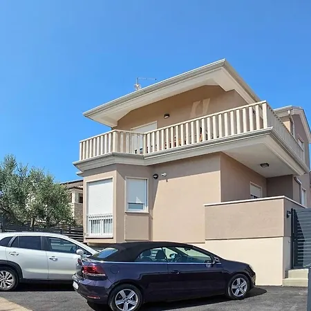 Casa Ulika * 잠브라티야