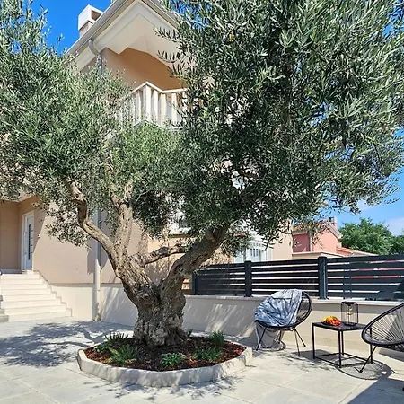 Casa Ulika 빌라 잠브라티야