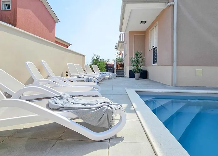 Casa Ulika 빌라 잠브라티야